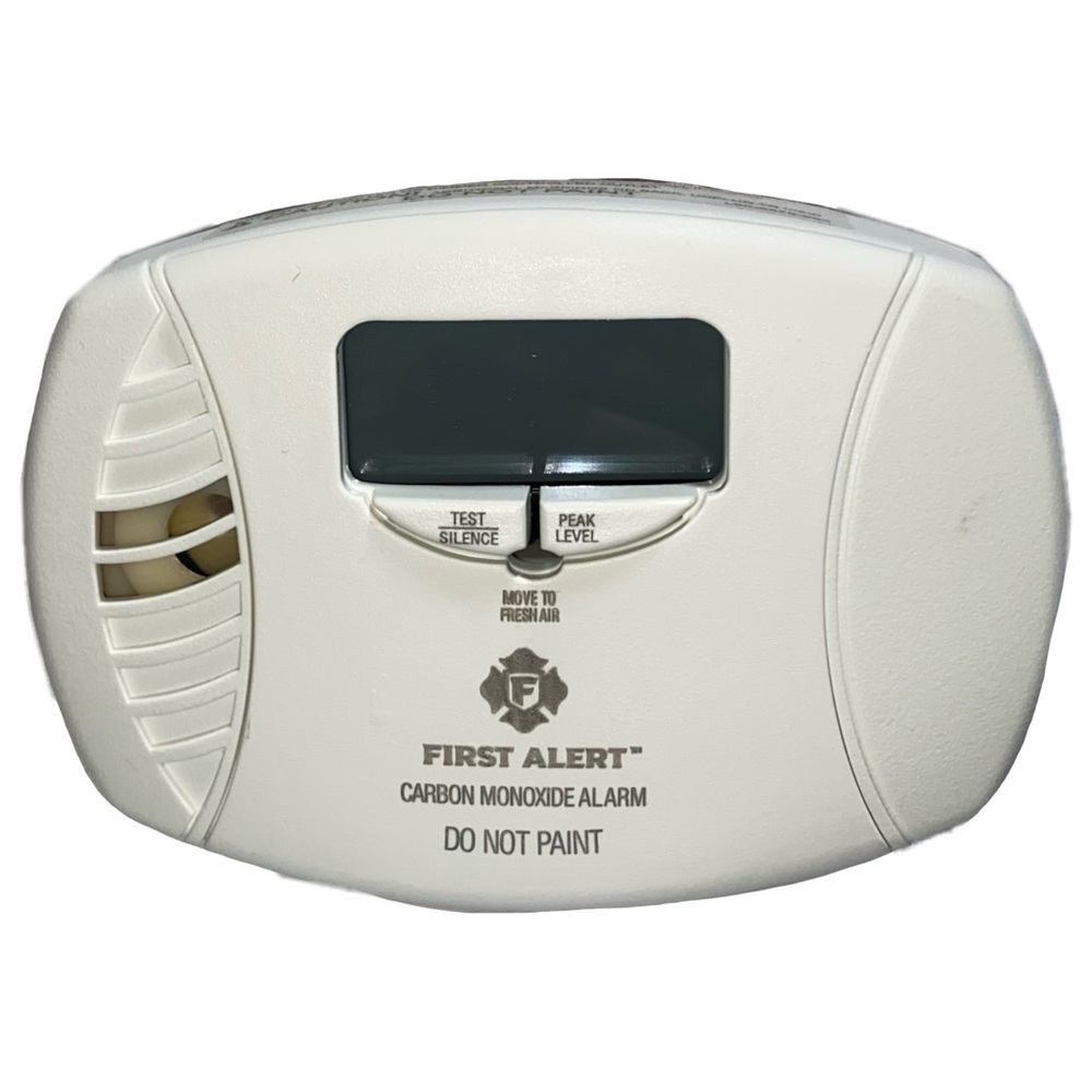 First Alert Plug-in Carbon Monoxide Alarm w/Battery Backup CO615 GME3E-120010BRK